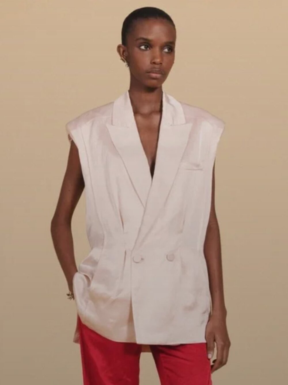 Zara Sleeveless Double-Breasted Cream Blazer Vest with Red Trousers - Picture 2 of 12